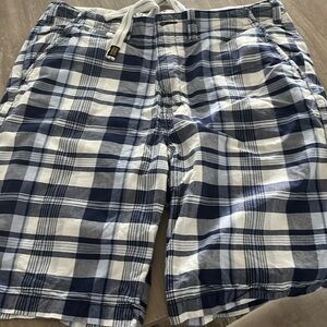 Nautica size 38 blue plaid shorts